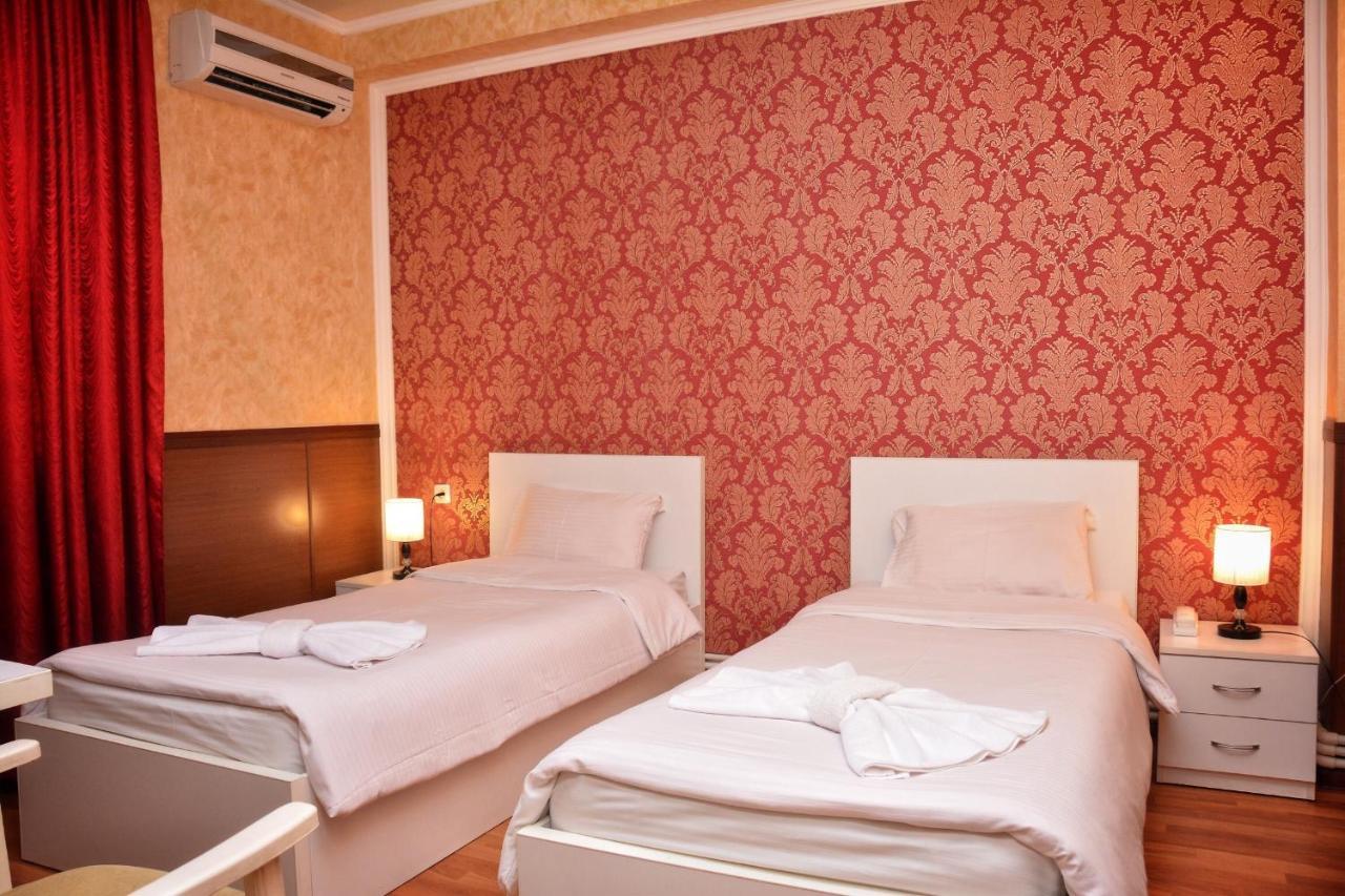 Vayk Hotel Exterior photo